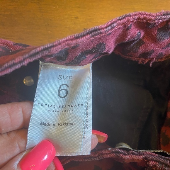Sanctuary red and black‎ zebra skinny jeans size 6 - social standard - Picture 4 of 11